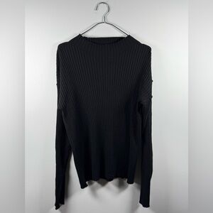 Paper label ribbed mock neck